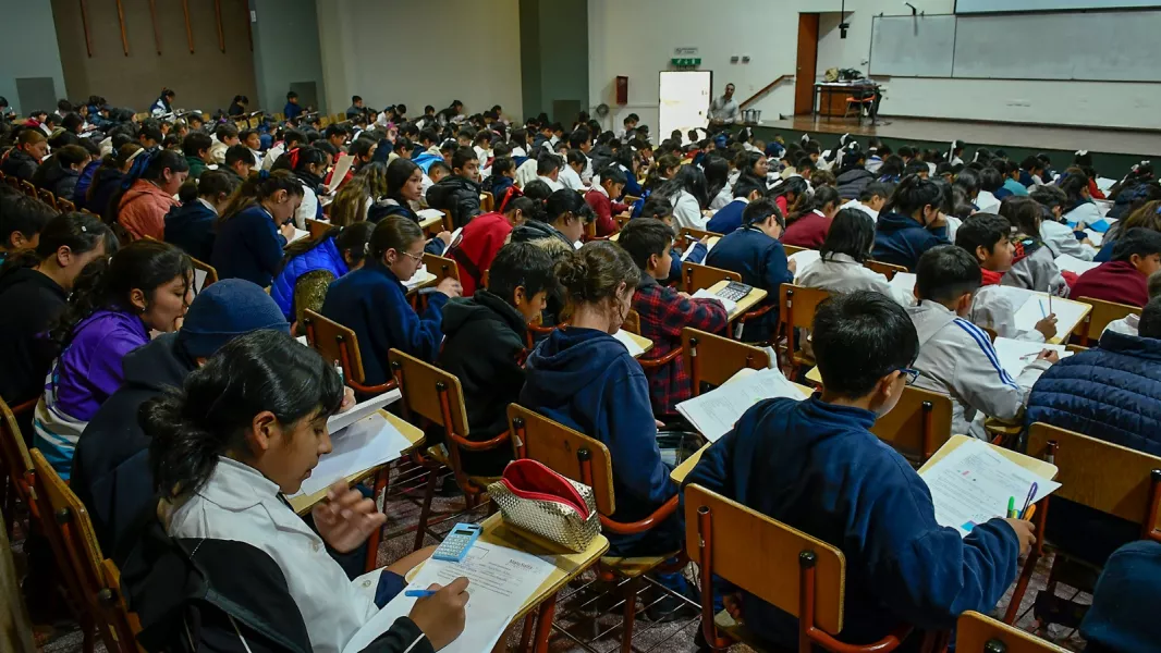 Imagen principal de DESAFÍO PARA LAS MENTES JÓVENES: EL MINISTERIO DE EDUCAClÓN ABRIÓ LAS INSCRIPCIONES PARA "MATESALTA 2026"