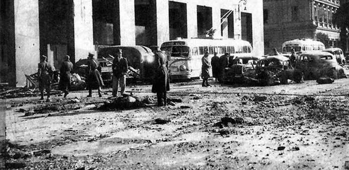 Imagen principal de A 71 AÑOS DE BOMBARDEO EN LA PLAZA DE MAYO, LA HERIDA MÁS SANGRIENTA DE LA VIOLENCIA CIVIL EN ARGENTINA