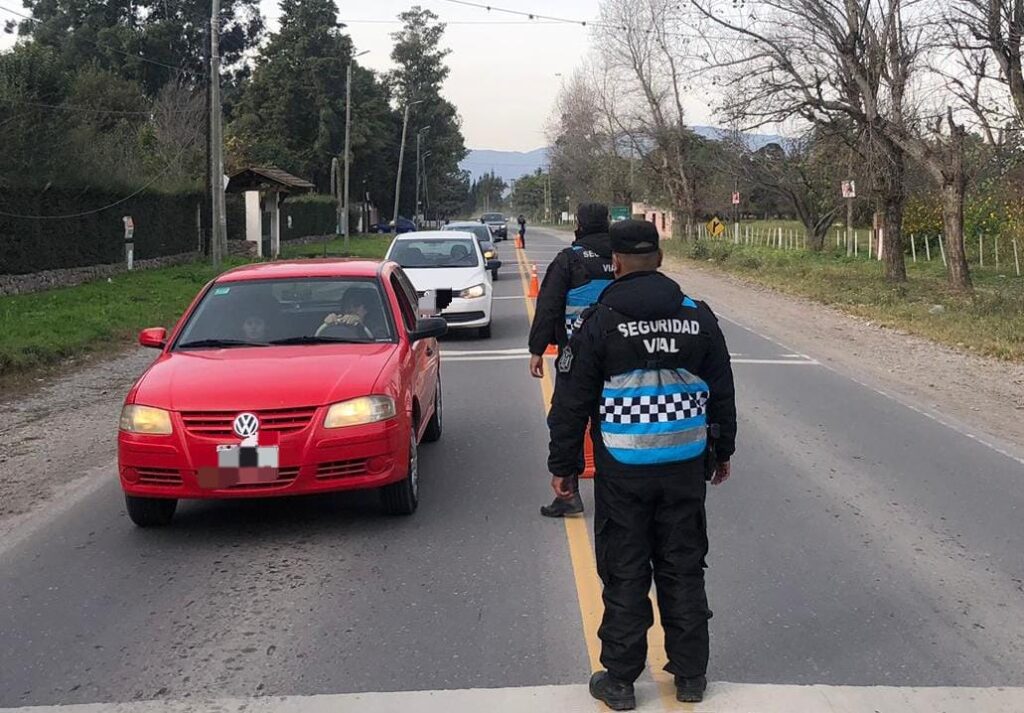 Imagen principal de FINDE LARGO EN SALTA: LA POLICÍA VIAL CONTROLÓ MÁS DE 14 MIL VEHÍCULOS Y DETECTÓ A 149 CONDUCTORES ALCOHOLIZADOS