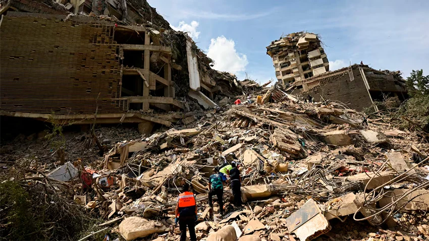 Imagen principal de EL NÚMERO DE FALLECIDOS POR EL TERREMOTO EN VENEZUELA ASCIENDE A 2.595 Y LA OMS ADVIERTE QUE LA CIFRA SEGUIRÁ SUBIENDO