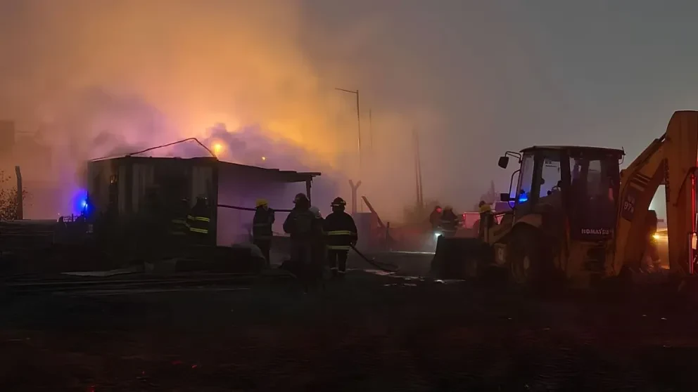 Imagen principal de TRAGEDIA EN GRAND BOURG: ENCUENTRAN A UNA PERSONA SIN VIDA TRAS EL INCENDIO DE UNA CASILLA DE MADERA