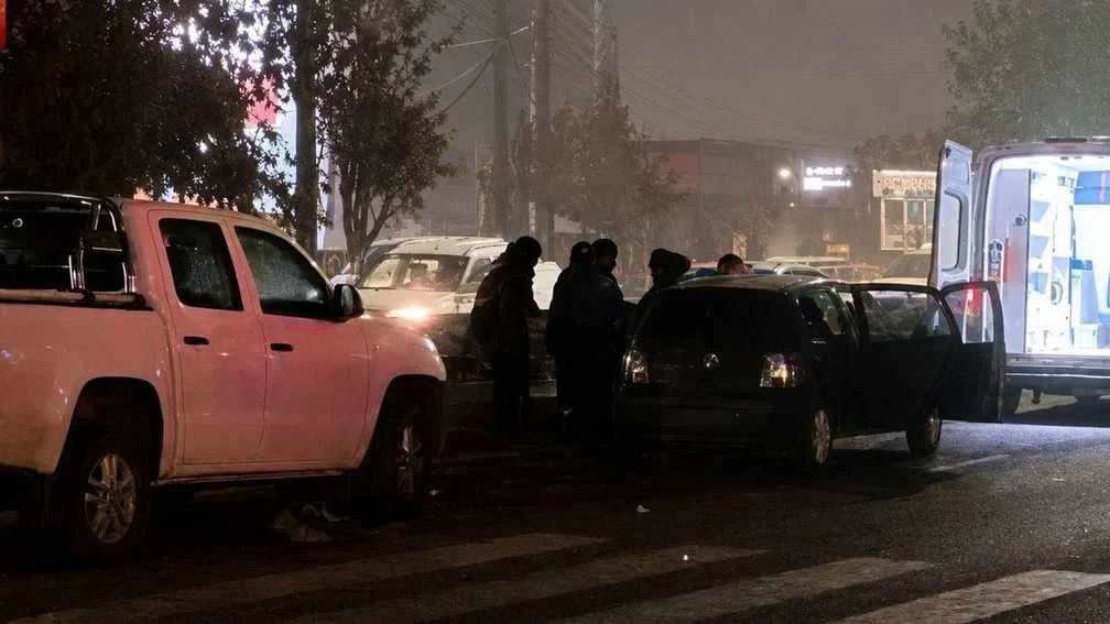 Imagen principal de CAOS TRÁNSITO EN LA AV. PARAGUAY: CHOQUE MÚLTIPLE DEJA UNA MUJER HOSPITALIZADA EN UNA MAÑANA CON DENSA NIEBLA