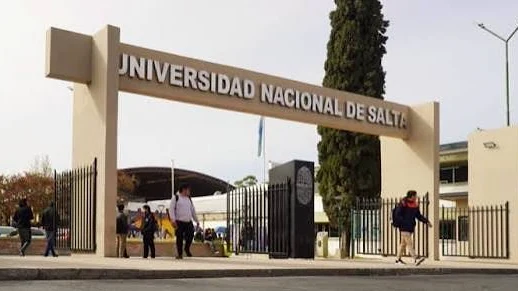 Imagen principal de "LA PROVINCIA NO TIENE PODER PARA QUE LA EDUCACIÓN UNIVERSITARIA SE ARANCELE"